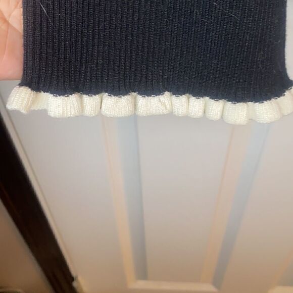 Isaac Mizrahi Black Long Bell Sleeve Sweater - Picture 5 of 8